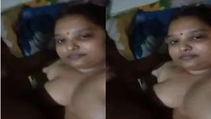 Indian bhabhi gets laid after shaving her pussy