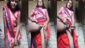 Horny bhabhi masturbates on camera with dildo for selfies