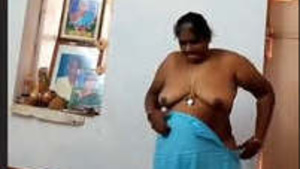 Mature Tamil aunty in sexy clothes
