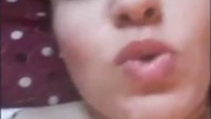 Bhabi with big boobs takes a selfie video