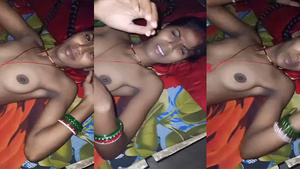 Bihari housewife gets naughty on camera