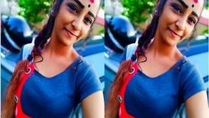 Tamil babe gives a blowjob and gets fucked in the ass