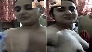 Indian bhabhi flaunts her big boobs in intimate video call