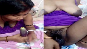 Dehati wife Brinjal pleasures herself with her fingers