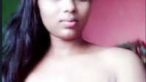 Indian bhabhi flaunts her body in a steamy video