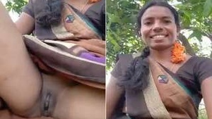 Telugu bhabhi flaunts her pussy in front of the camera
