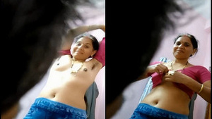 Exclusive video of a desi bhabhi changing her clothes in public