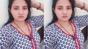 Exclusive video of a Pakistani beauty flaunting her assets