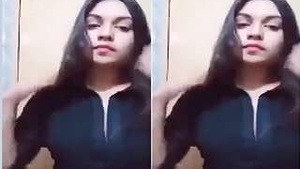 Amateur Bangla babe flaunts her big boobs