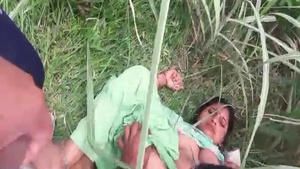 Desi slut gets naughty with guys in the great outdoors