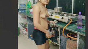 Bengali teen shows off her nude body in a steamy video