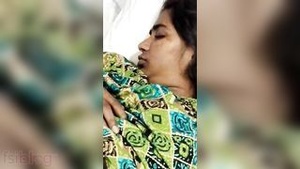 Live streaming video of sleeping wife's pussy reveals secrets