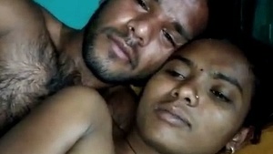 Desi XxX video captures a local bhabha's sex scandal