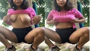 Amateur Indian girl flaunts her big boobs