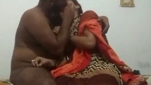 Desi secretary gets intimate with her manager