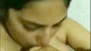 Indian bhabhi gets fucked by her lover in bed