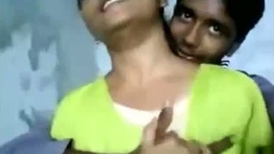 Free Indian sex video of big-boobed teen in homemade sex tape