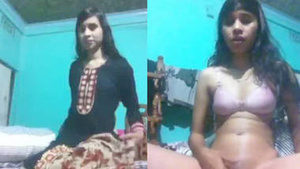 Naked Indian girl flaunts her body in a steamy video
