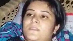 Desi couple enjoys playful penetration in Indian sex video