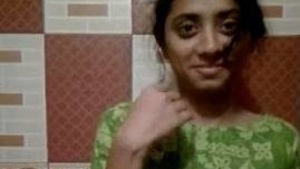 Bangladeshi girl indulges in nude selfies for your pleasure