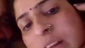 Desi aunt and uncle's steamy Xvideo session