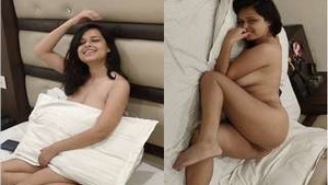Indian teen flaunts her big boobs on video call