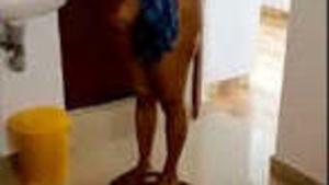 Desi Aunty's nude bath caught on camera