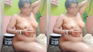 Desi college girl records her nude video for lover