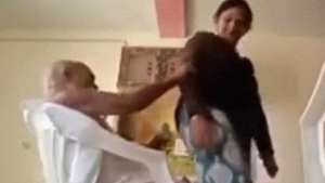 Desi nurse and Pakistani baba in steamy video