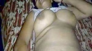 Desi bhabi takes on a big dick and moans in Hindi audio