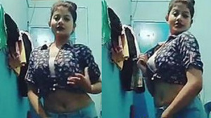 Instagram model flaunts her big tits and fleshy belly in dance video