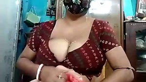 Desi aunty with big boobs enjoys sensual playtime